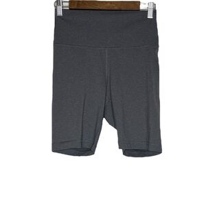 Everlane Women’s The Perform Gray Bike Shorts Size‎ Large